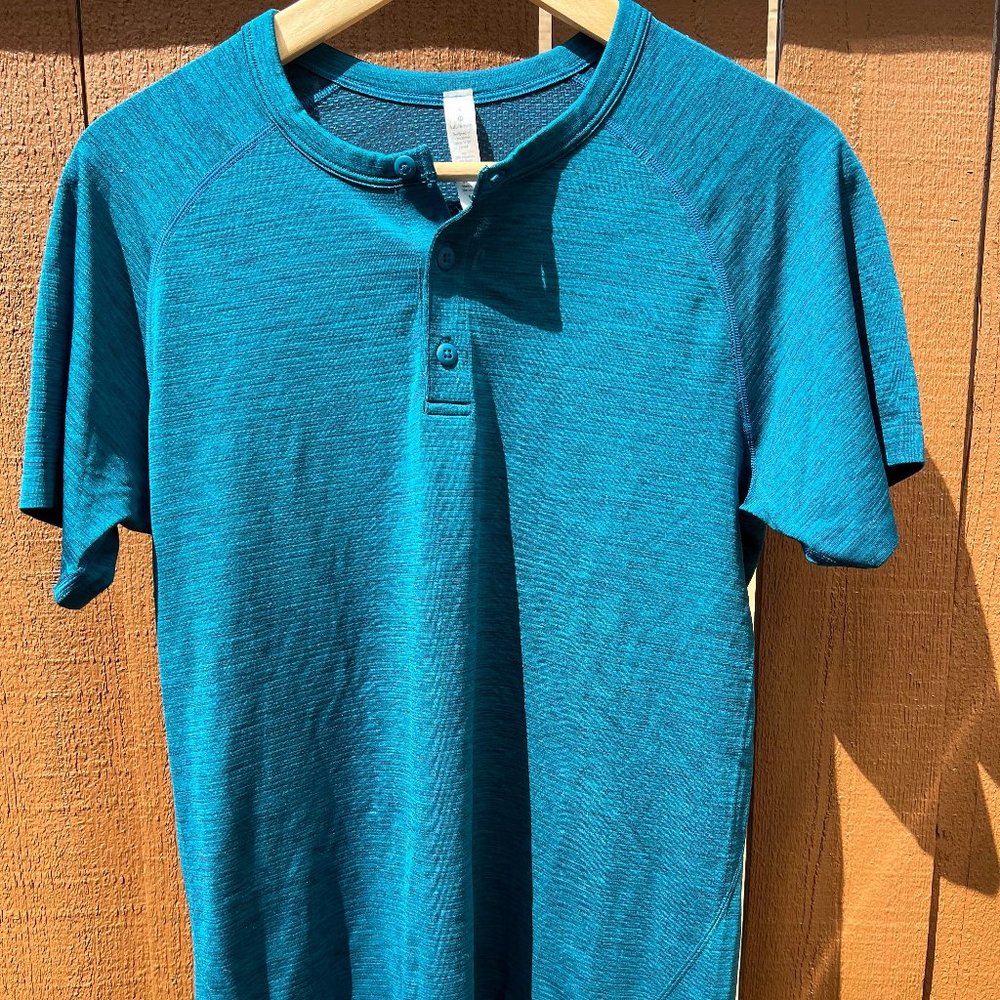 Lululemon MVT Henley Short Sleeve (Small)